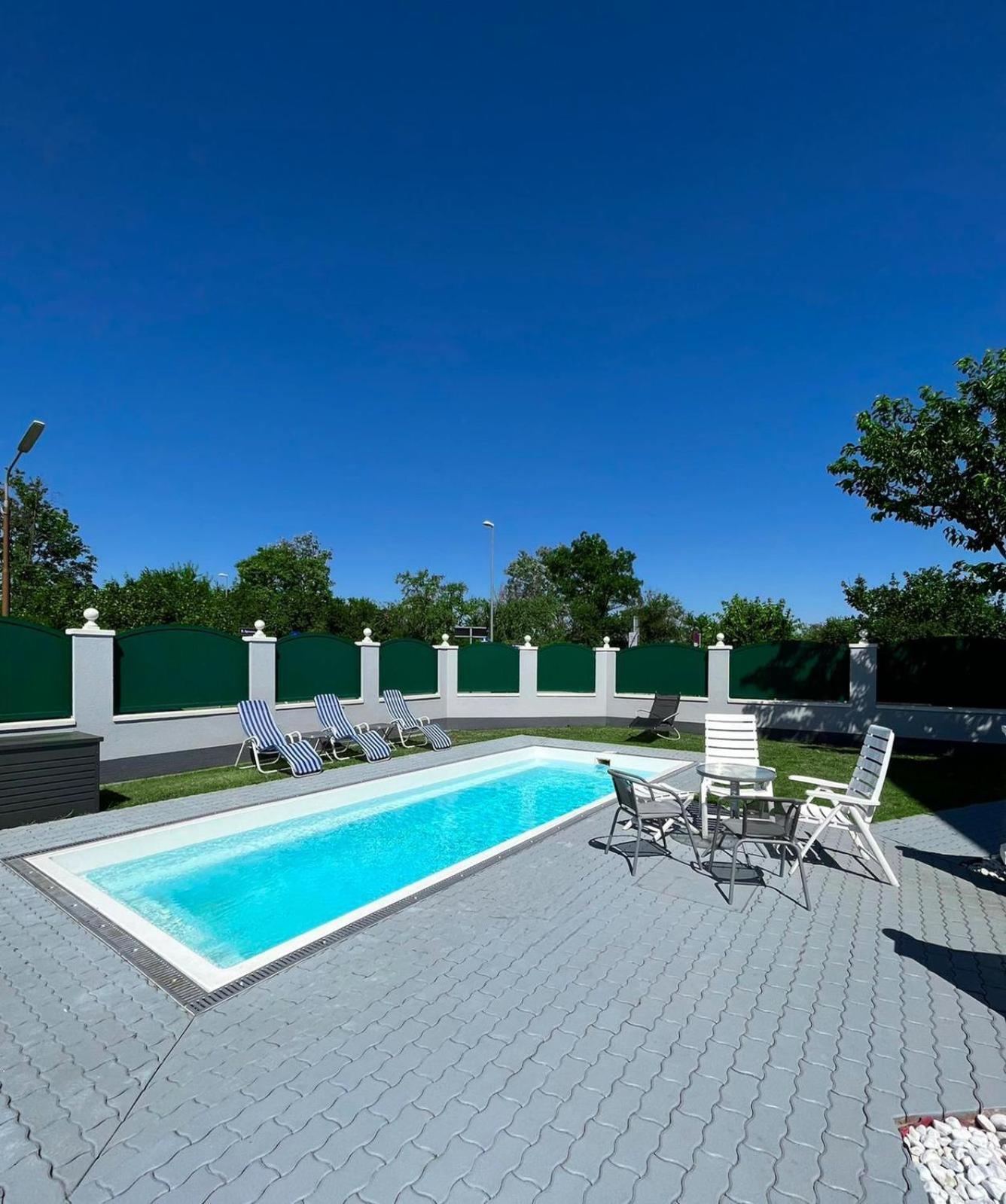 Atemberaubendes Apartment + Pool Wien Exteriör bild
